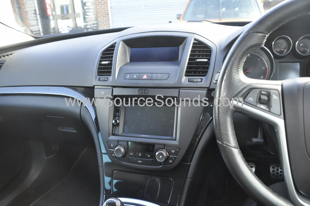 Vauxhall Insignia 2011 kenwood DAB upgrade 004