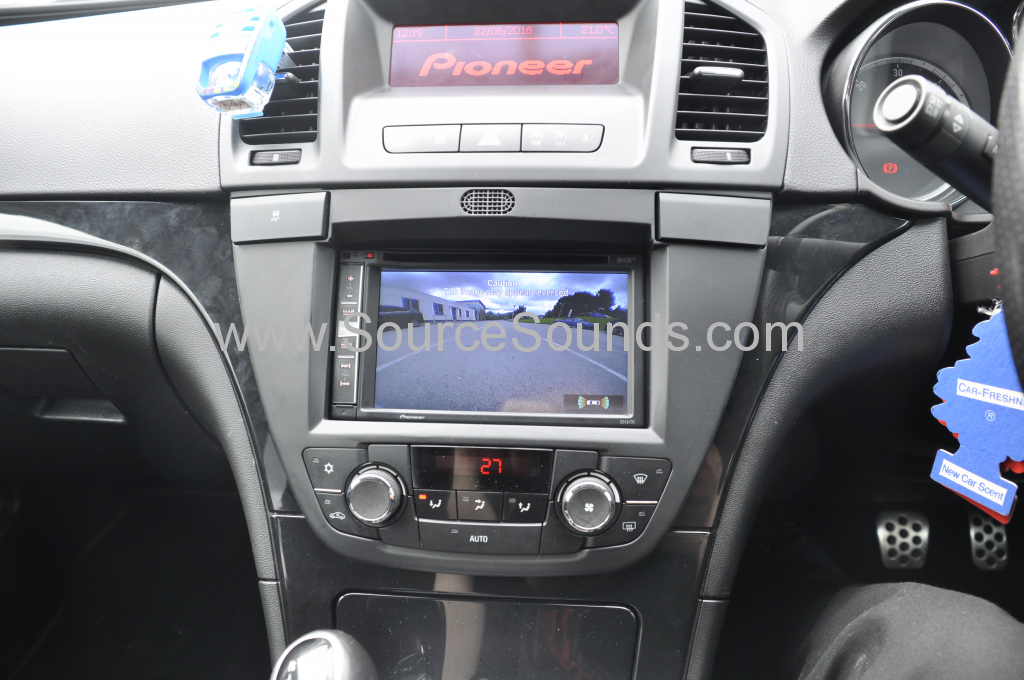 Vauxhall Insignia 2011 reverse camera upgrade 006