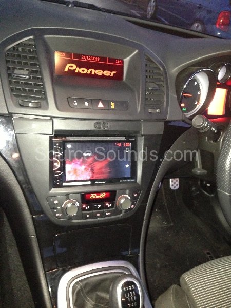 vauxhall-insignia-2012-stereo-upgrade-005