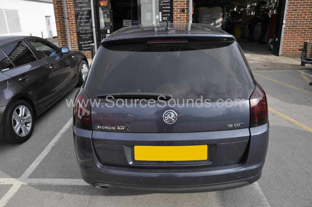 Vauxhall Signum VXR 2006 stereo upgrade 002.JPG
