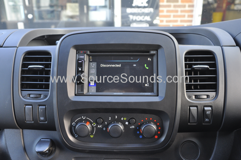 Vauxhall Vivaro 2017 DAB upgrade 006