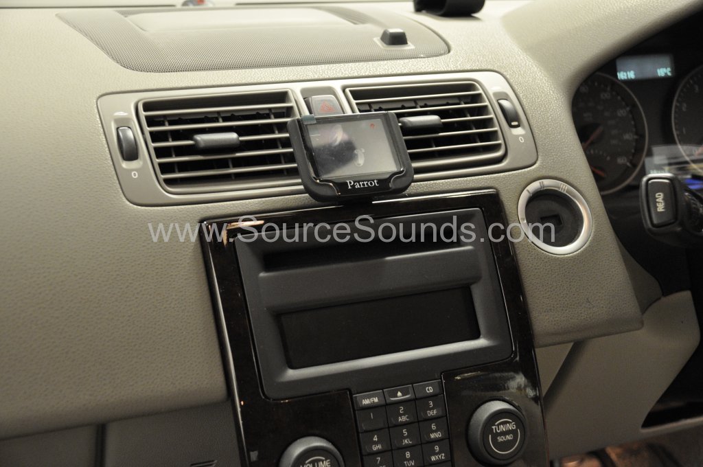 Volvo V50 2006 bluetooth upgrade 004