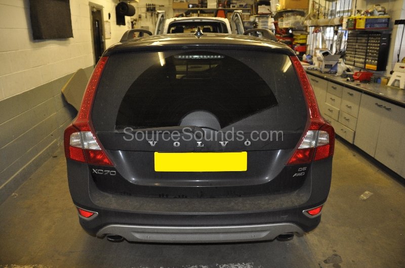 volvo-xc70-2010-roof-screen-upgrade-002 volvo-xc70-2010-roof-screen-upgrade-002