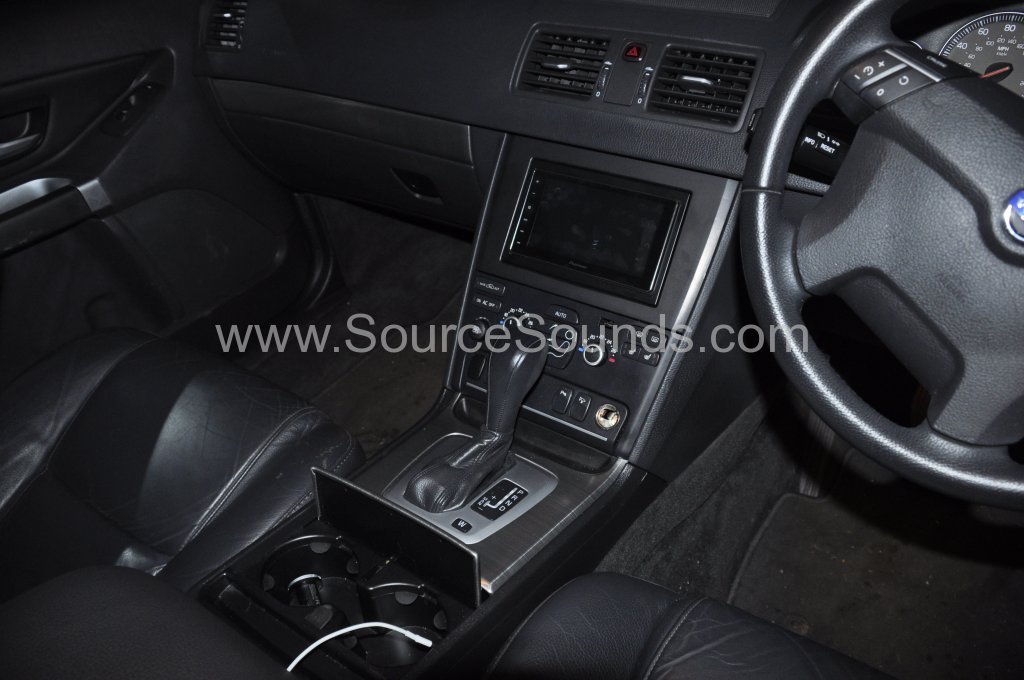 Volvo XC90 2010 stereo upgrade 003