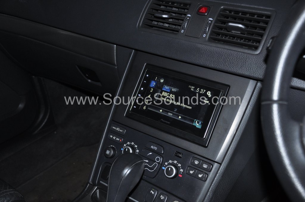 Volvo XC90 2010 stereo upgrade 005