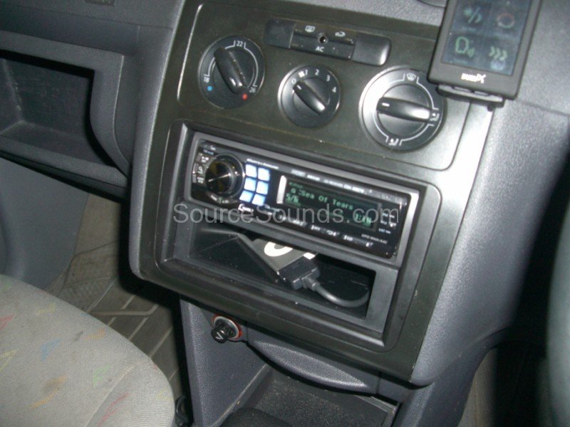 Source_Sounds_Sheffield_Car_Audio_VW_Caddy_maxi_van_audio_upgrade8