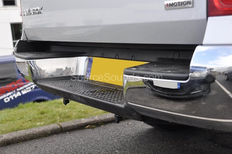 vw-amarok-2012-parking-sensors-004 vw-amarok-2012-parking-sensors-004