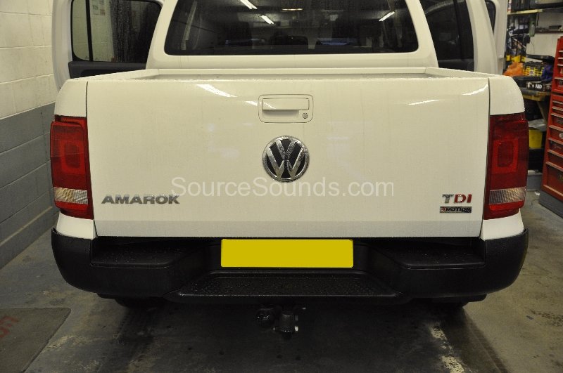 vw-amarok-2013-reverse-camera-upgrade-002
