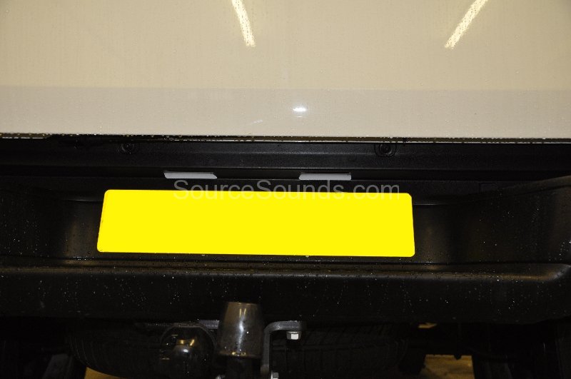 vw-amarok-2013-reverse-camera-upgrade-003