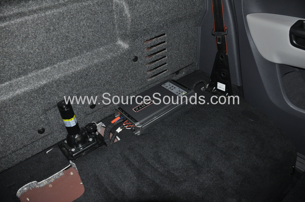 VW Amarok 2014 audio upgrade 002