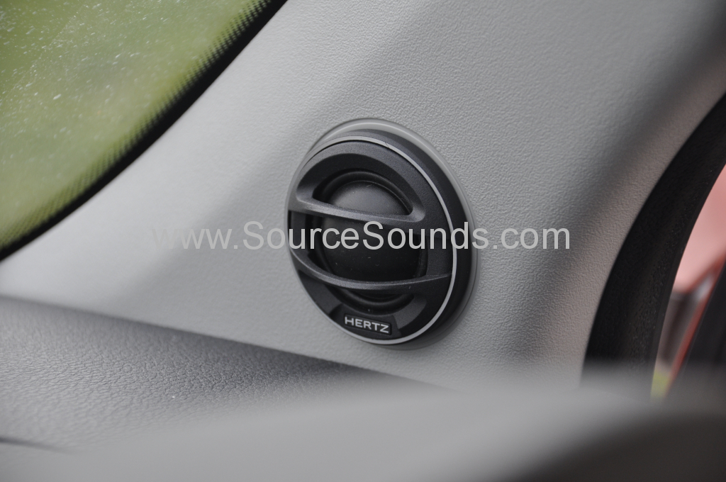 VW Amarok 2014 audio upgrade 010