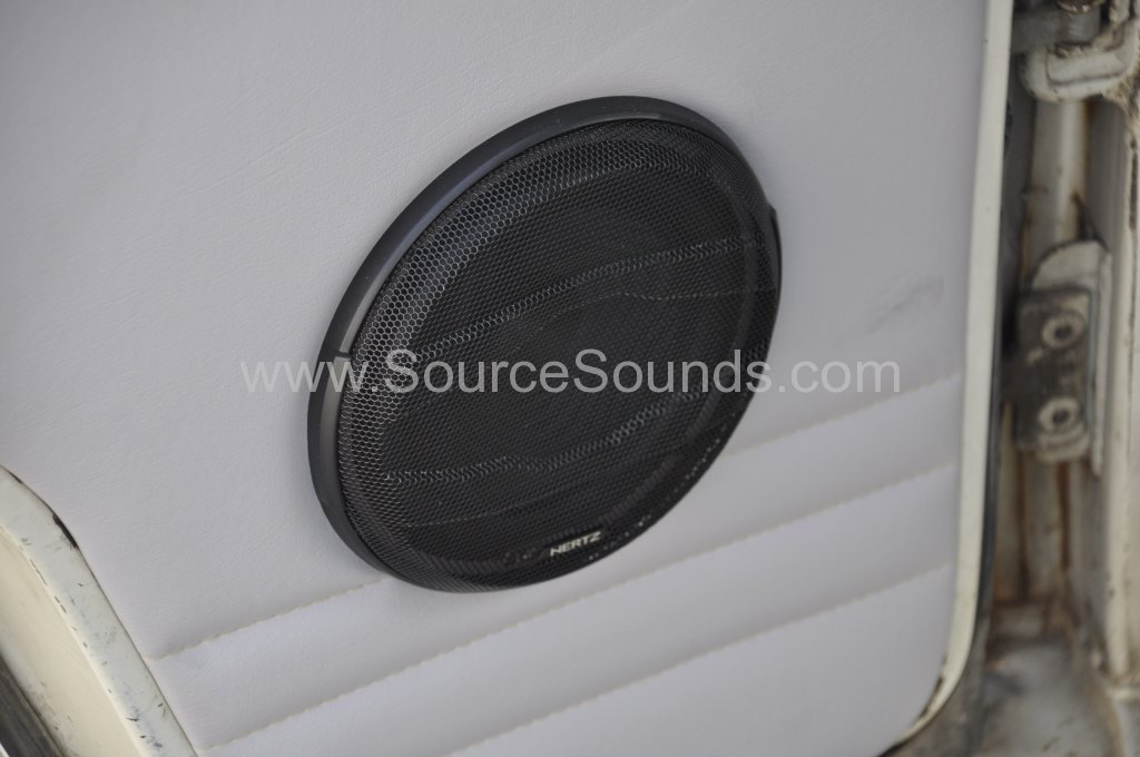 VW Camper 1972 audio upgrade 004