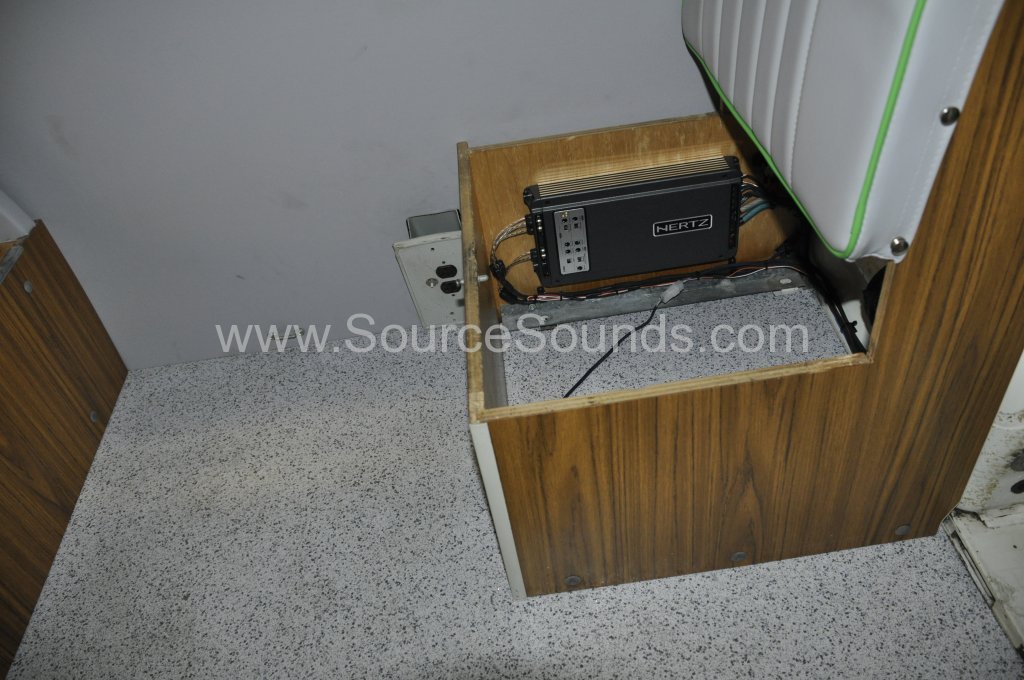 VW Camper 1972 audio upgrade 008