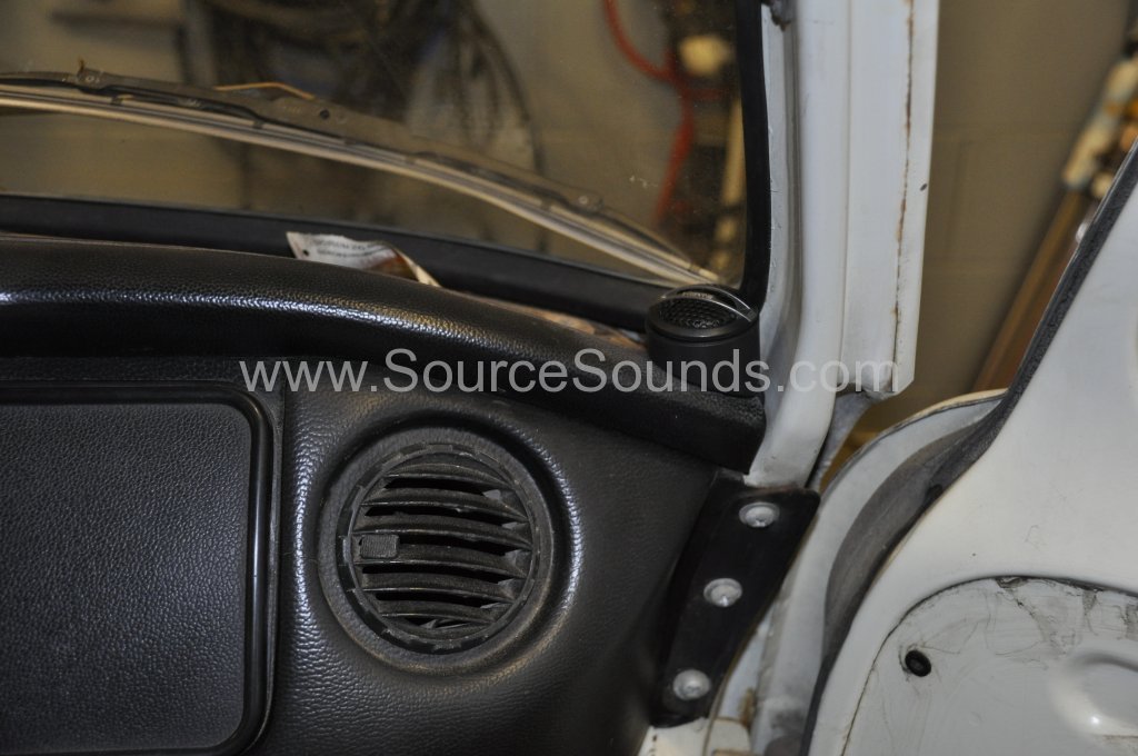 VW Camper 1972 audio upgrade 012