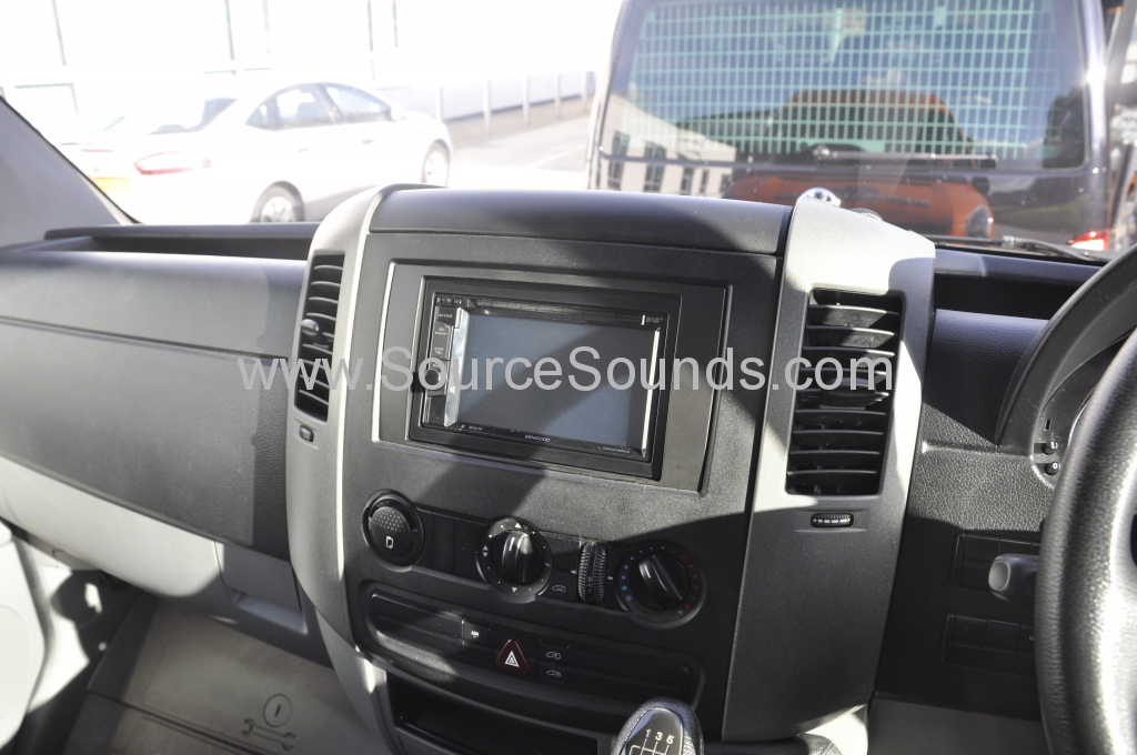 VW Crafter 2010 DAB screen upgrade 002