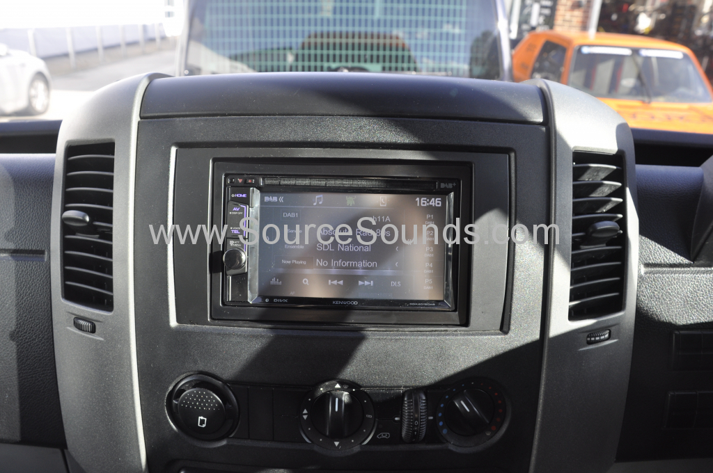 VW Crafter 2010 DAB screen upgrade 005