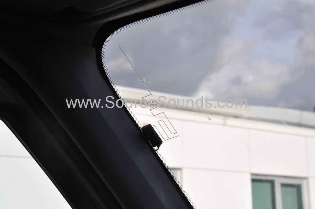 VW Crafter 2010 DAB screen upgrade 006