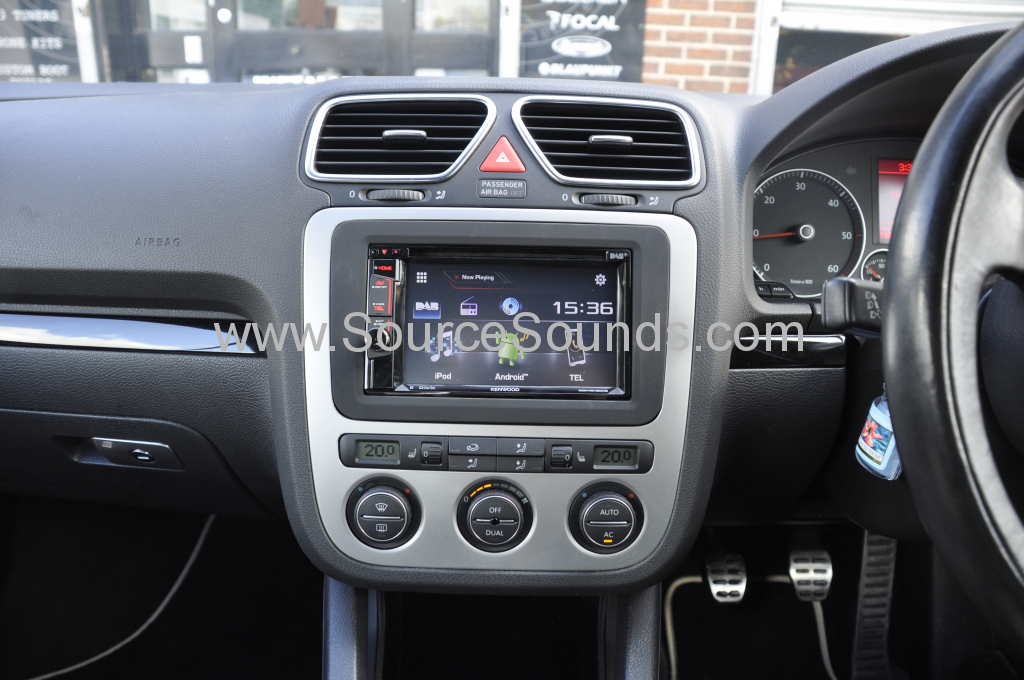 VW Eos 2007 DAB stereo upgrade 005