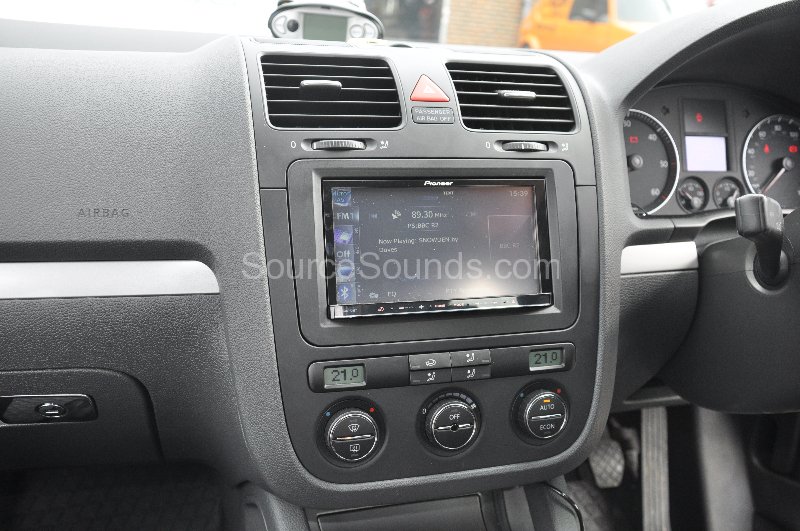 vw-golf-2005-stereo-upgrade-003