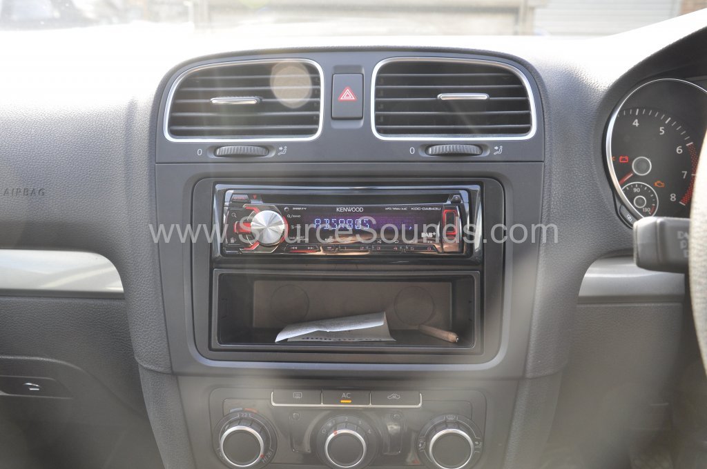 VW Golf 2009 DAB stereo upgrade 003.JPG