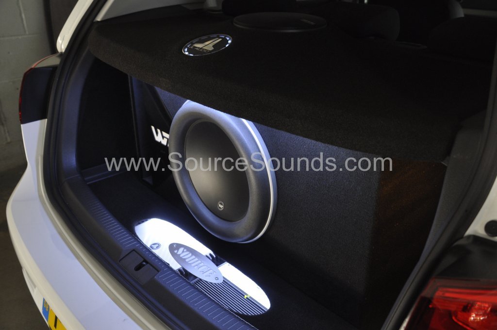 VW Golf Mk7 2014 audio upgrade 016