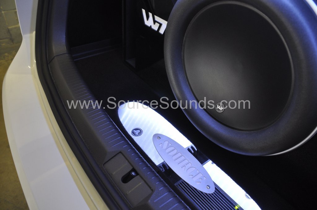 VW Golf Mk7 2014 audio upgrade 019
