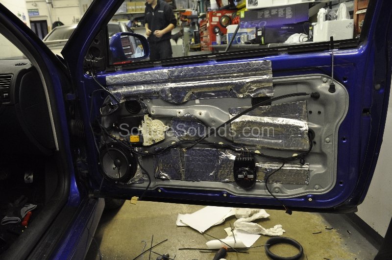 vw-golf-r32-2003-audio-upgrade-007