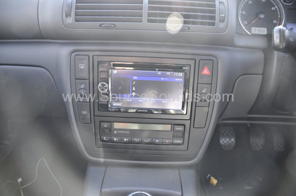 VW Passat 2004 DAB upgrade 002.JPG