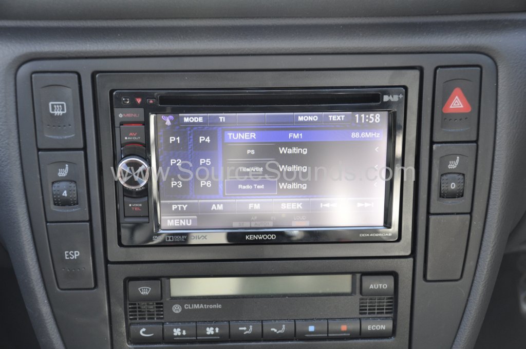 VW Passat 2004 DAB upgrade 005.JPG
