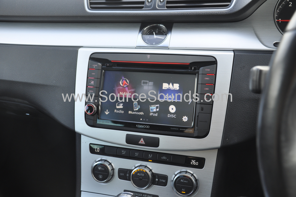 VW Passat 2012 kenwood OE screen 005