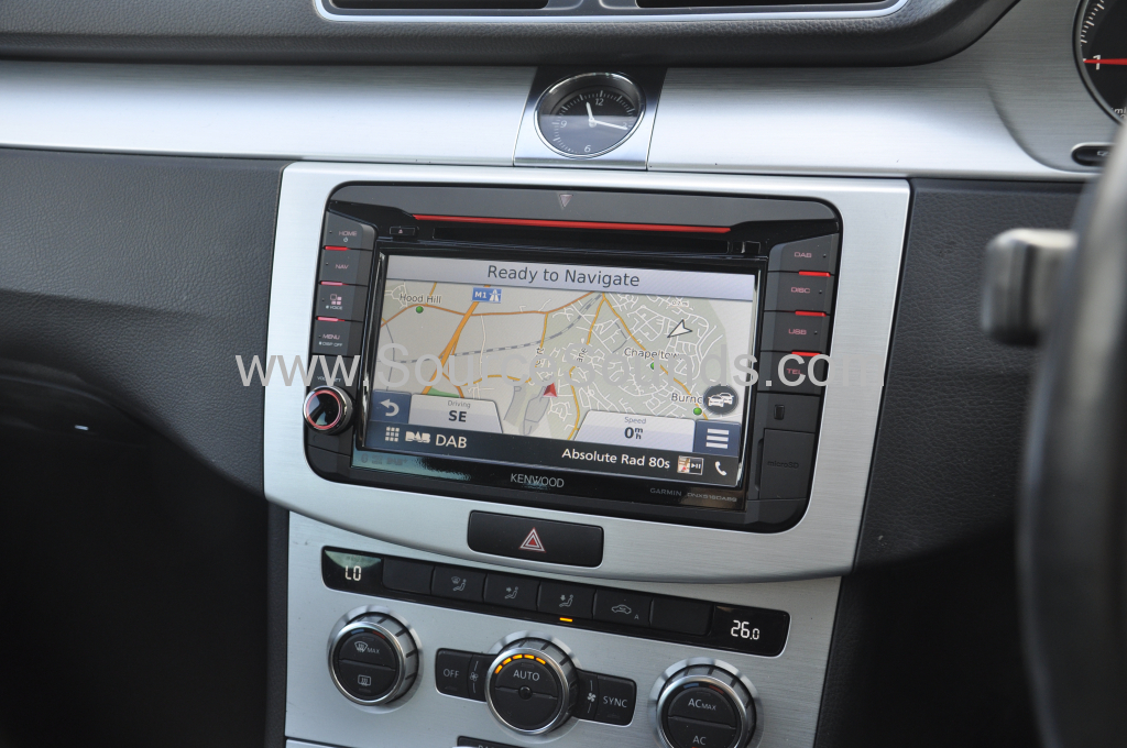VW Passat 2012 kenwood OE screen 008
