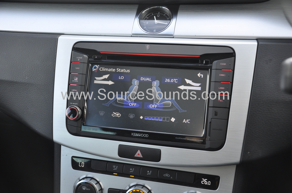 VW Passat 2012 kenwood OE screen 010