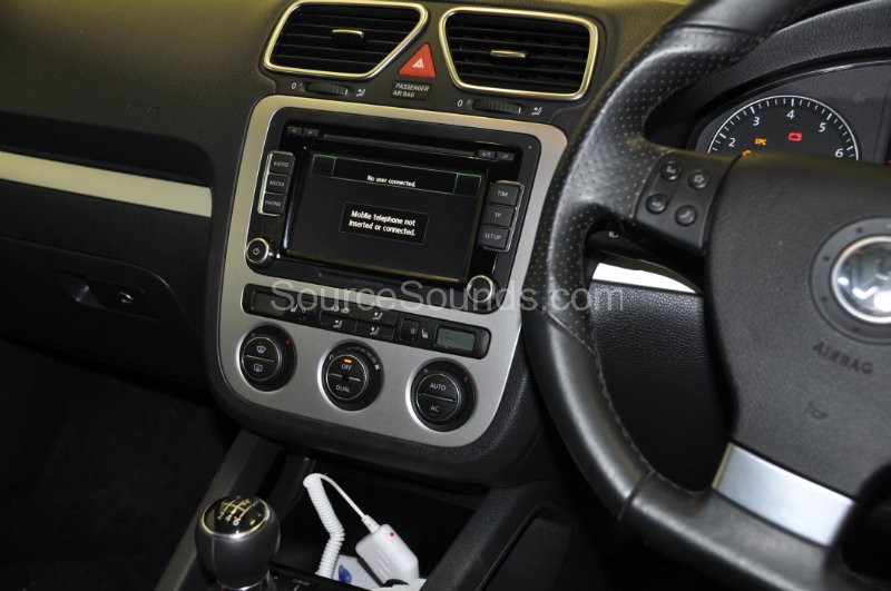 vw-scirocco-2009-oem-phone-kit-upgrade-004