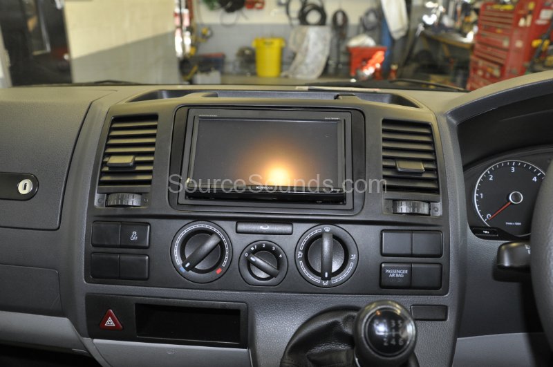 vw-t5-2010-double-din-navigation-screen-upgrade-003