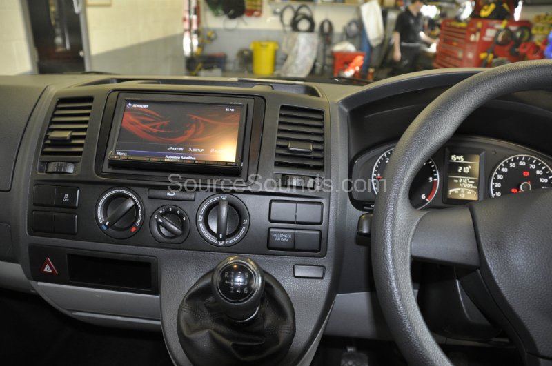 vw-t5-2010-double-din-navigation-screen-upgrade-005