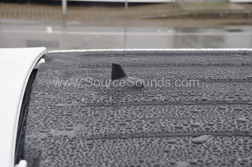 VW T5 2014 DAb aerial upgrade 002