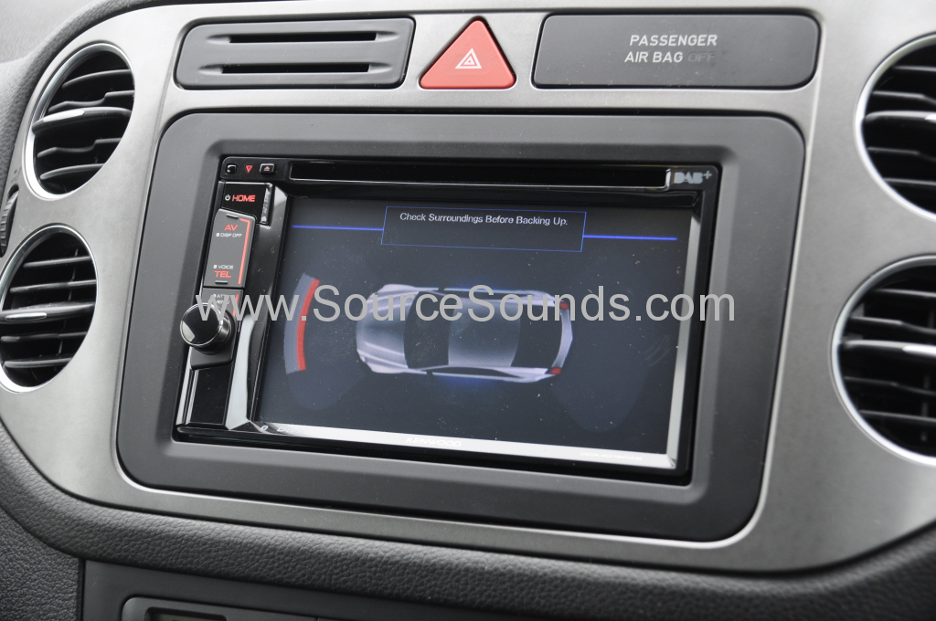 VW Tiguan 2009 DAB upgrade with OEM parking 006