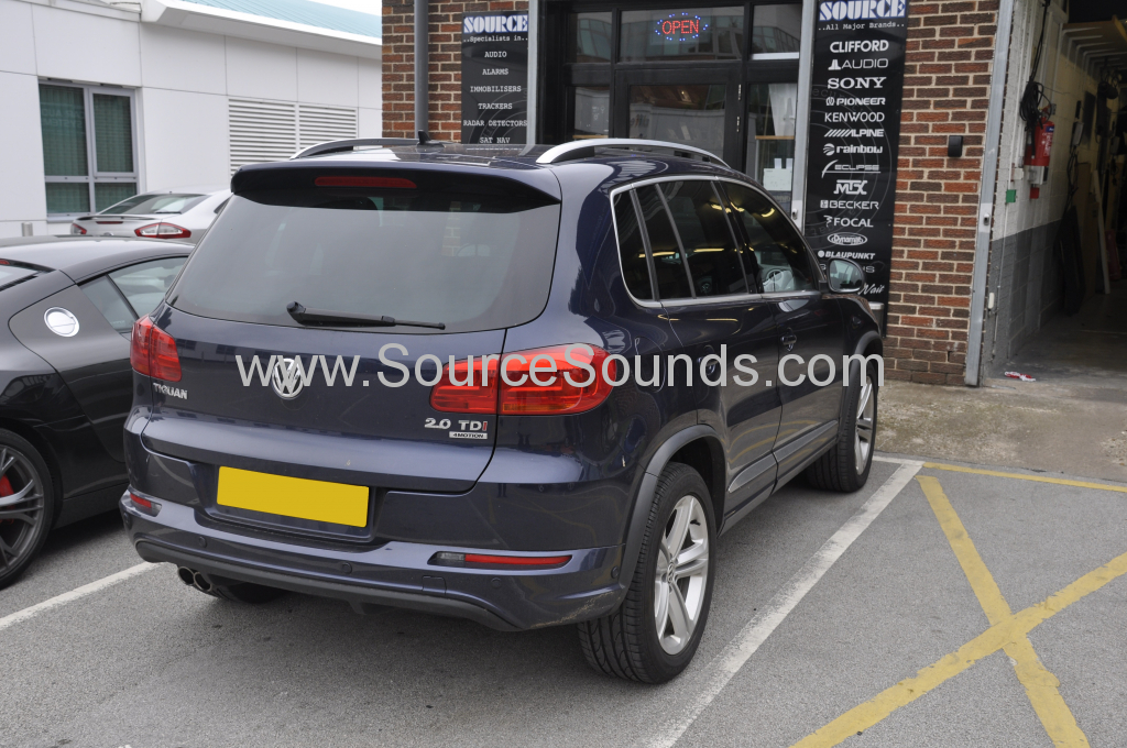 VW Tiguan 2014 Dash camera upgrade 002