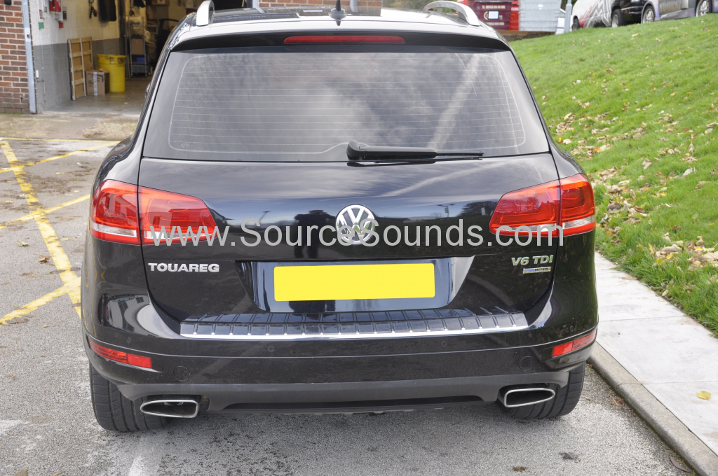 VW Touareg 2012 reverse camera upgrade 002