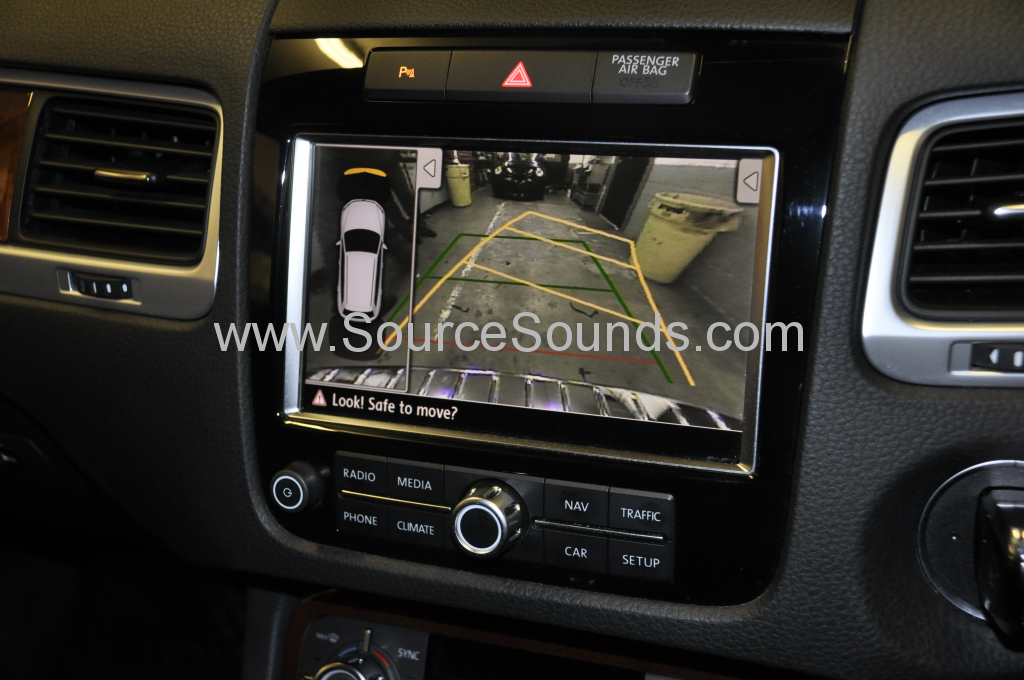 VW Touareg 2012 reverse camera upgrade 010