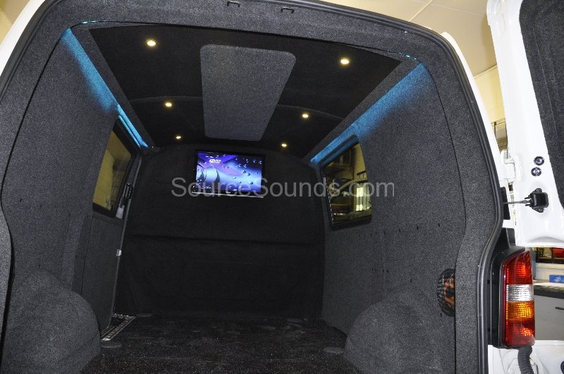 vw-transporter-2009-audio-video-upgrade-013