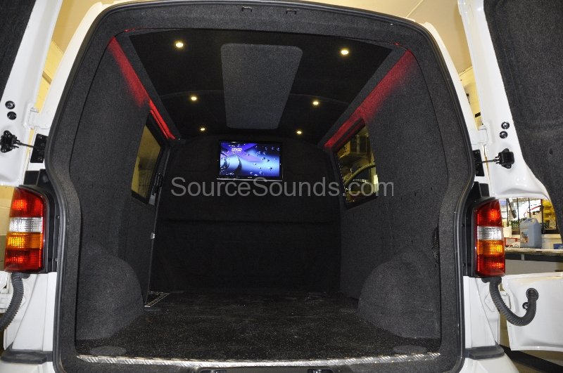 vw-transporter-2009-audio-video-upgrade-015