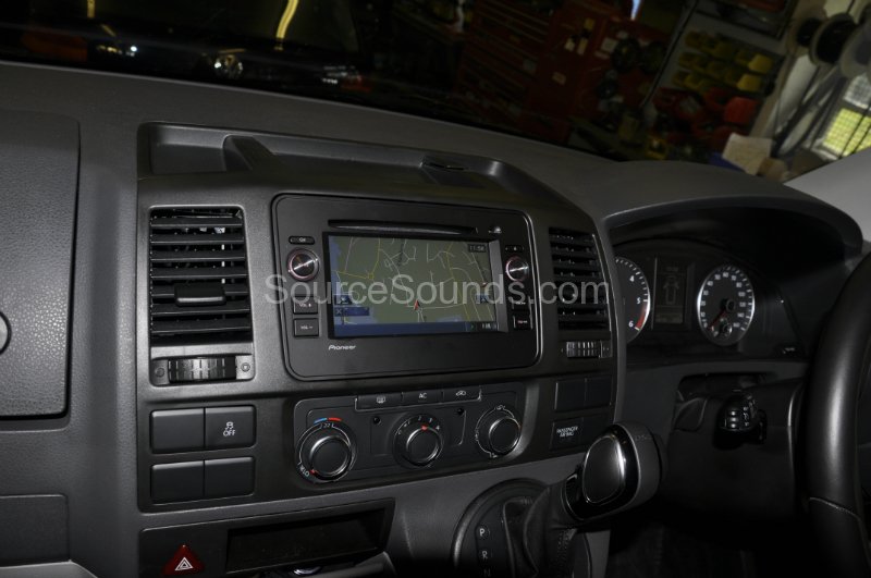 vw-transporter-t5-2012-screen-fit-002 vw-transporter-t5-2012-screen-fit-002