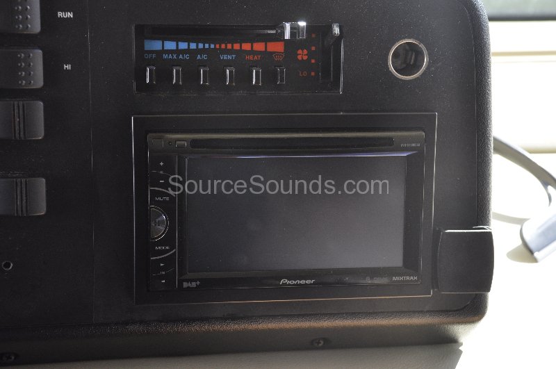 winnebago-motorhome-dab-upgrade-006